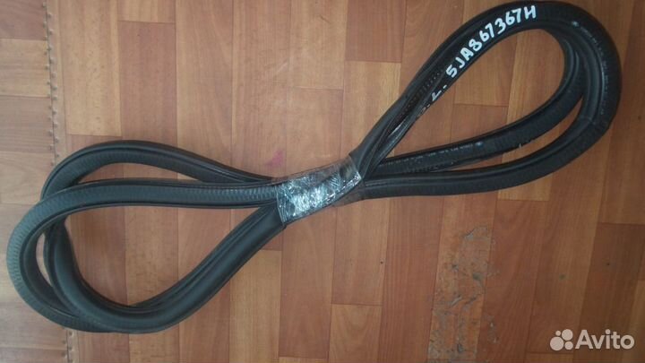 Уплотнитель двери.задний левый Skoda Rapid