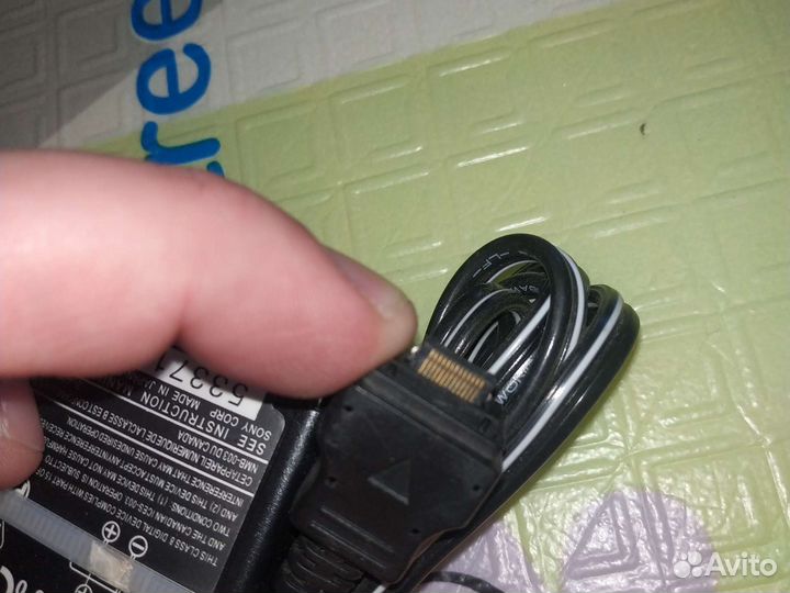 Зарядное устройство для видеокамеры sony