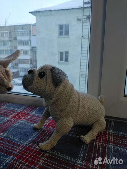 Вязанный мопс