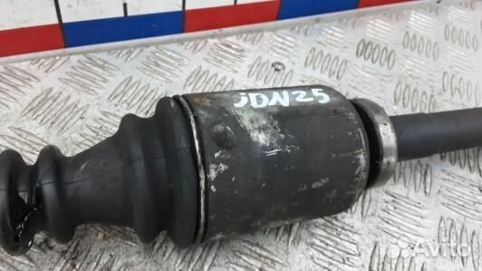 Привод передний правый opel vivaro (JDN25N101)