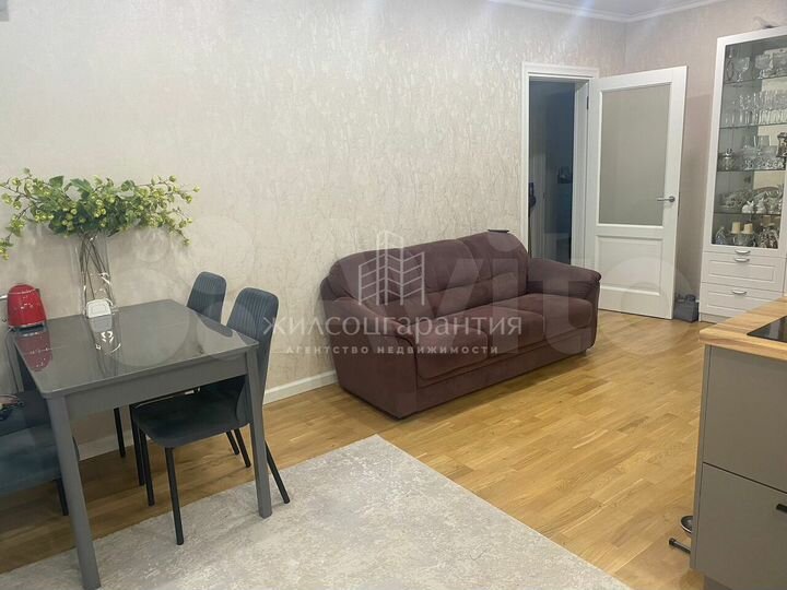 2-к. квартира, 57 м², 10/10 эт.