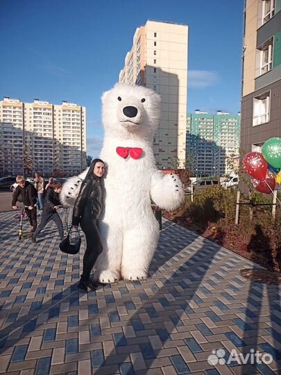 Белый мишка на праздник