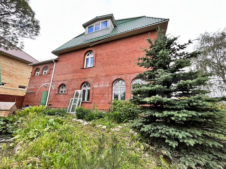 Коттедж 414,5 м² на участке 10 сот.