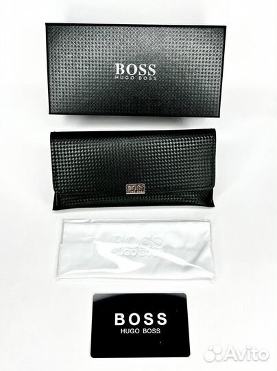 Солнцезащитные очки hugo boss