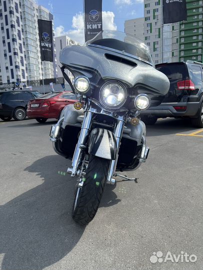 Harley Davidson Street Glide CVO