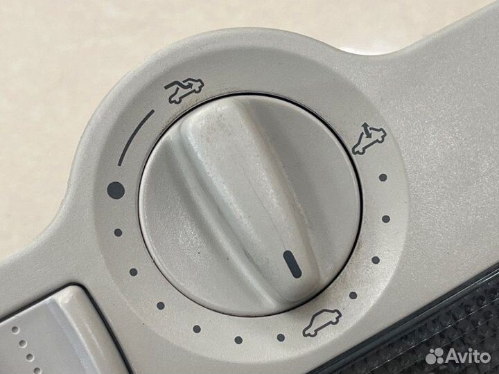 Плафон подсветки салона Volkswagen Jetta AVH 2003