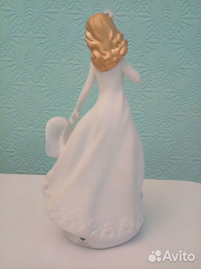 Статуэтка (итальянский фарфор)