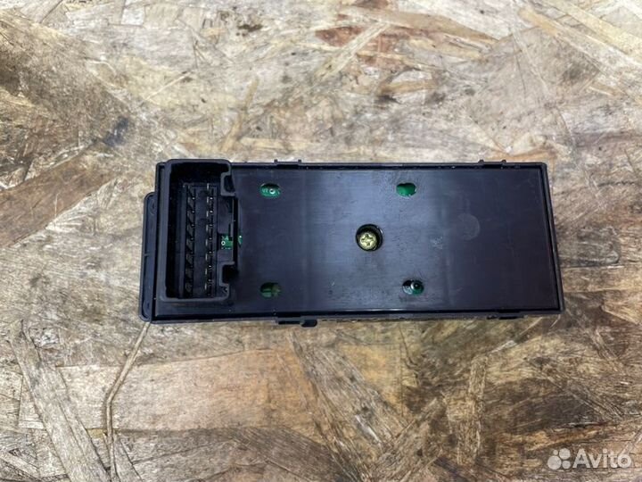 Блок управления стеклоподъемниками передний левый