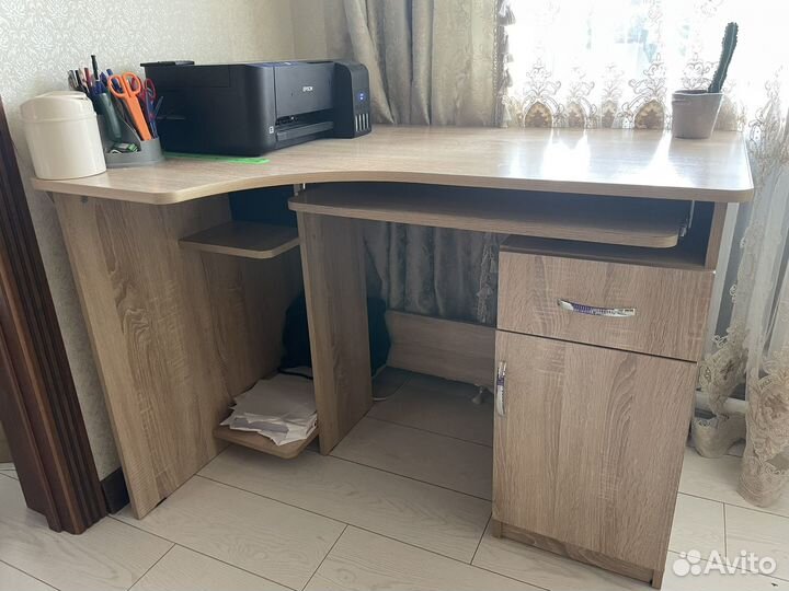 Компьютерный стол