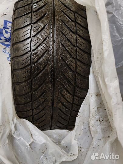 Goodyear UltraGrip 8 Performance 245/45 R18