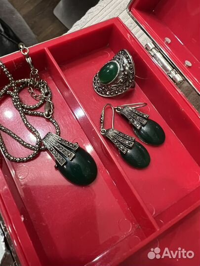 Комплект весь продаю кольцо серьги подвеска