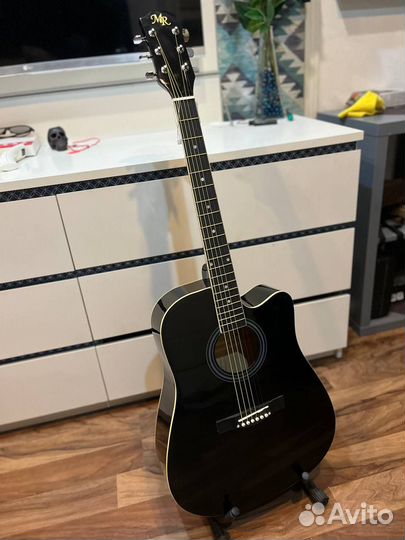 Акустическая гитара с чехлом