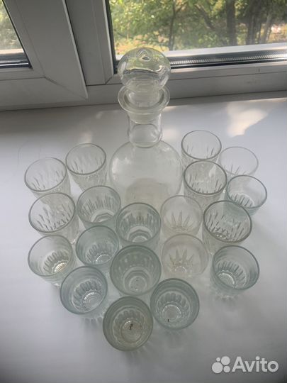 Графин с рюмками