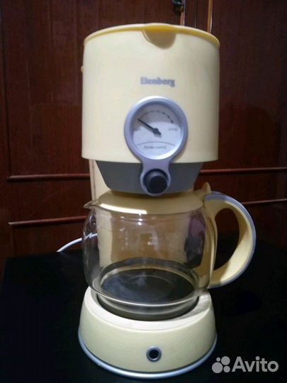 Продаю кофеварку