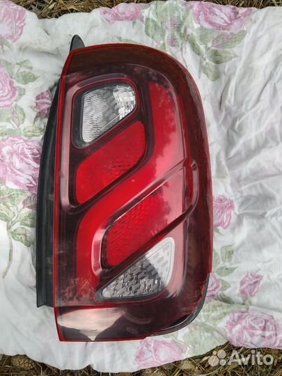 Фонарь задний правый renault duster 2021