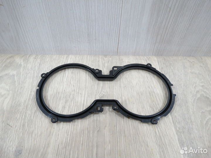 Накладка подстаканника Toyota Camry 70