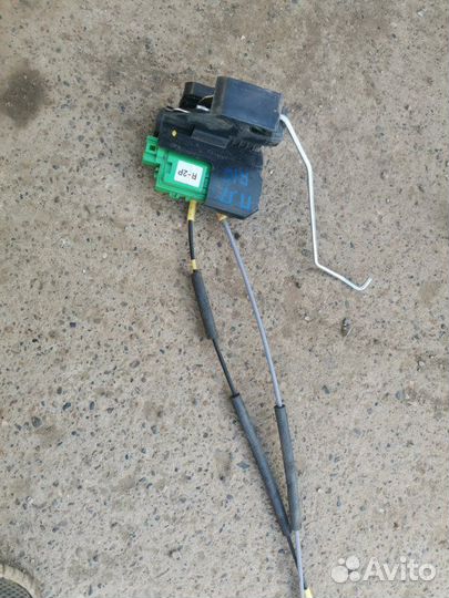 Замок двери передний правый Kia Rio 3 G4FC 2015