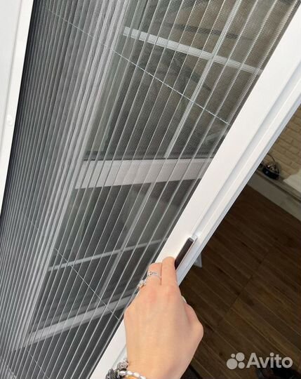 Москитные сетки плиссе на окна и двери