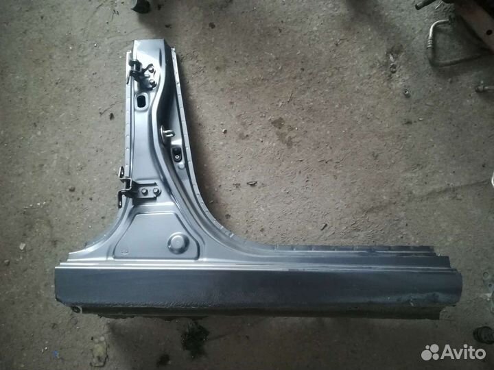 Стойка средняя с порогом правая Kia Rio 3