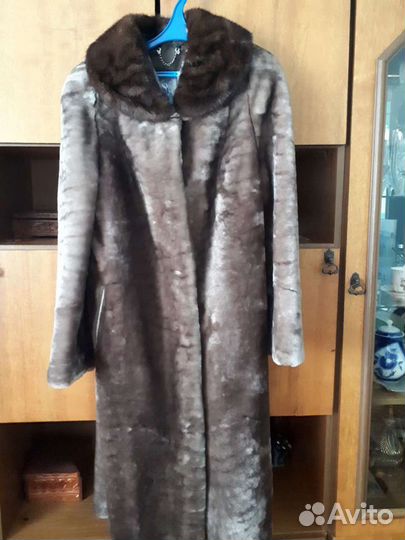 Шуба мутоновая с норковым воротником