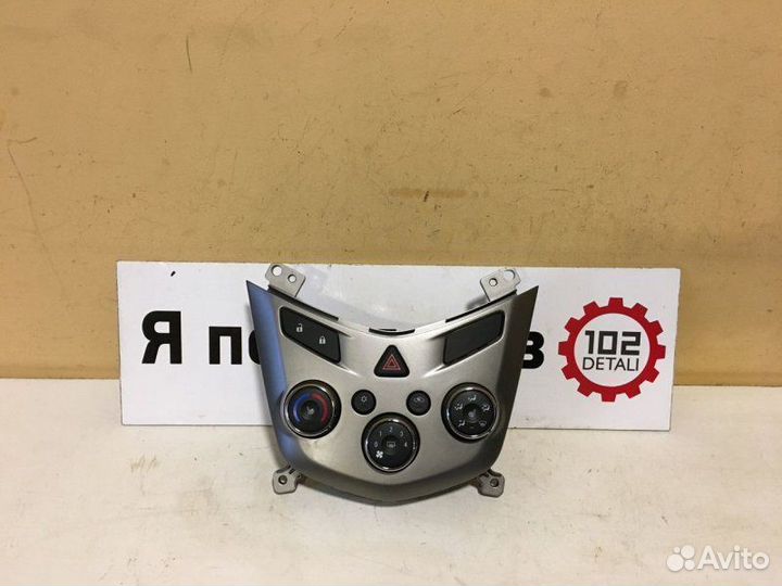 Блок управления отопителем Chevrolet Aveo T300