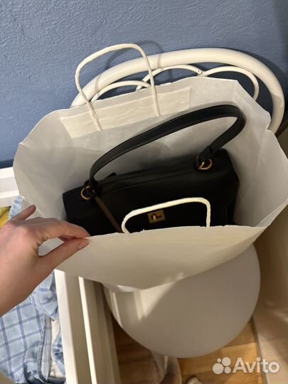 Сумка и брюки