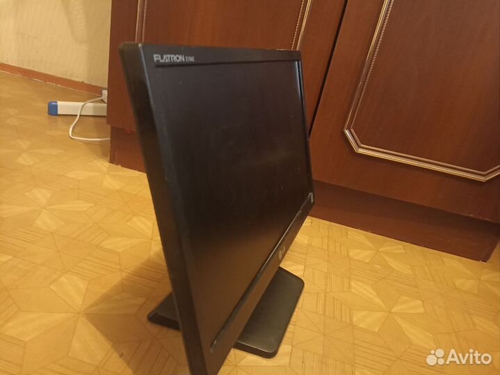 Монитор LG Flatron e1942