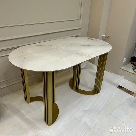 Стол под мрамор ручной работы