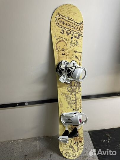 Сноуборд с креплениями