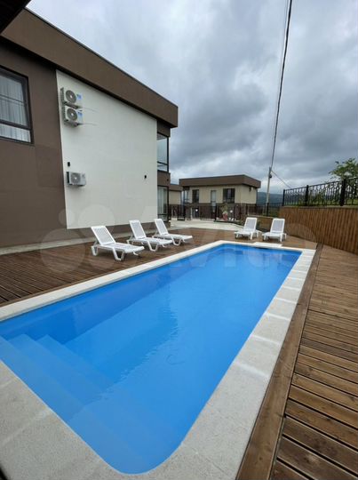 Дом 290 м² на участке 6,5 сот.