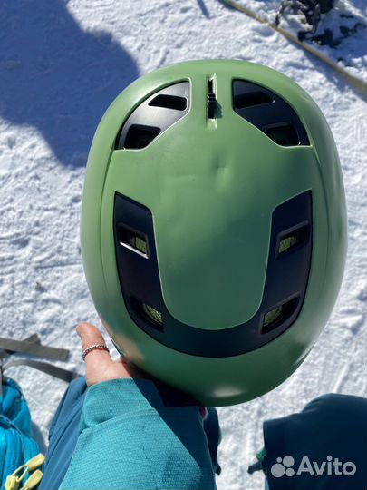 Шлем горнолыжный anon