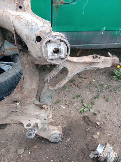 Подрамник Volkswagen Touareg 1