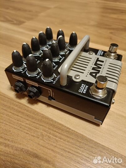 Ламповый гитарный предусилитель AMT SS-11A