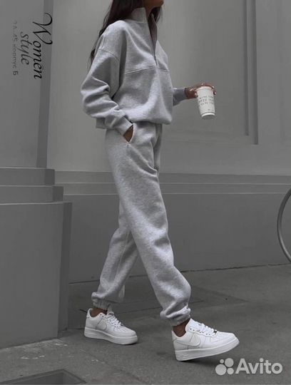 Спортивный костюм женский