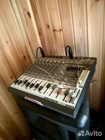 Микшерный пульт Behringer xenyx 1222FX