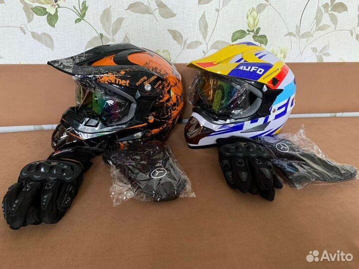 Кроссовый шлем новый с очками перчатки подшлемник