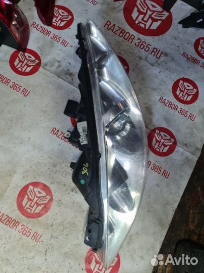 Фара галоген левая Peugeot 308 хечбек 1.6 2009