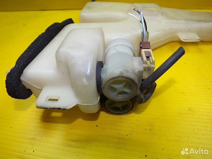 Бачок стеклоомывателя