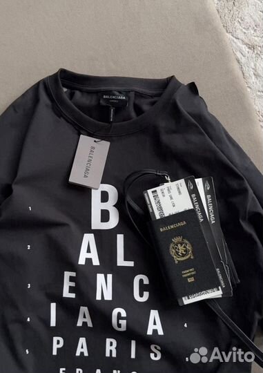 Футболка Balenciaga