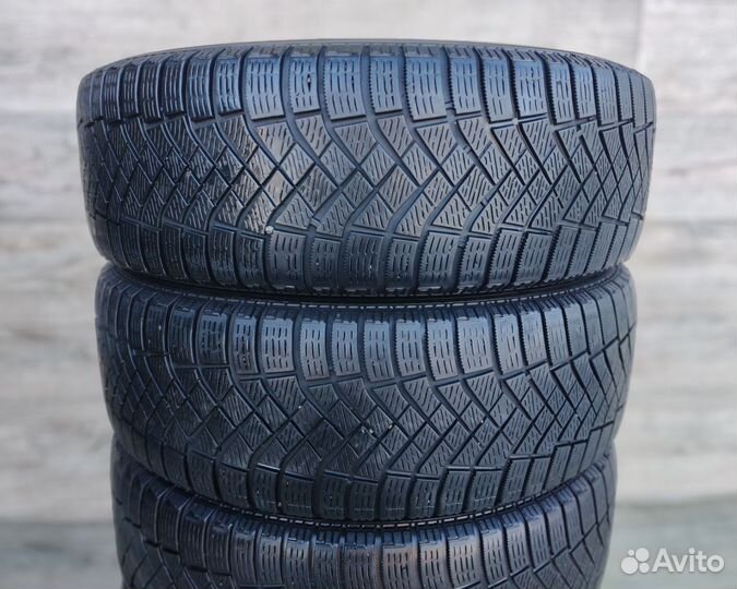 Pirelli Ice Zero FR 215/65 R17