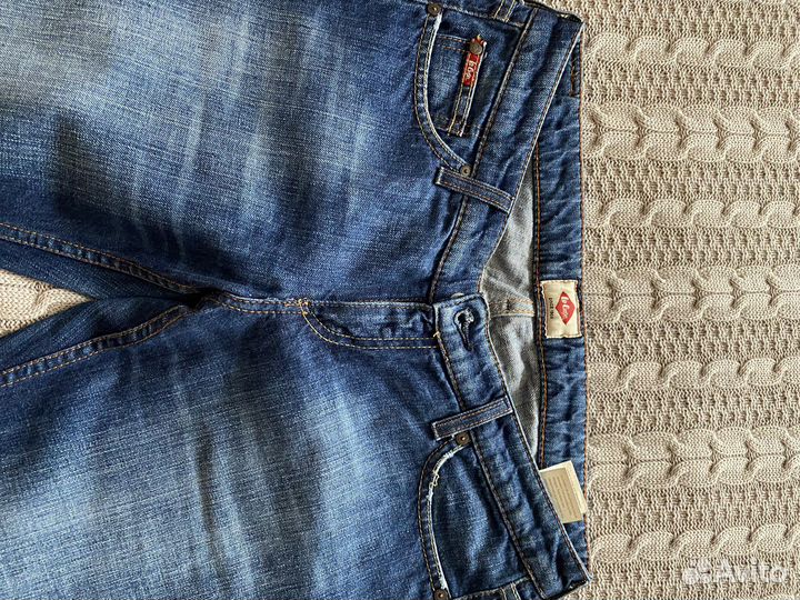 Джинсы женские