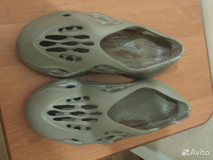 Сандали yeezy foam runner