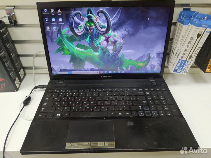 Ноутбук Samsung NP305V5A-T0BRU