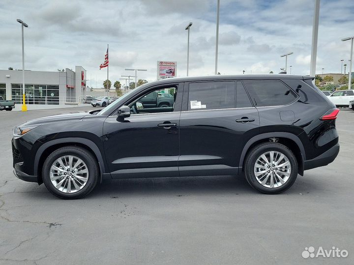 Toyota Highlander 2.4 AT, 2023, 1 км