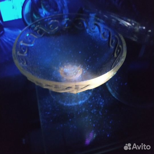 Вазы и другое старинное стекло