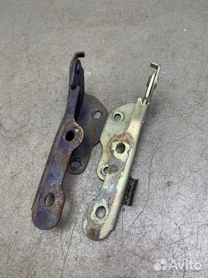 Петля капота Chevrolet Lanos седан 1.5 A15SMS 2006