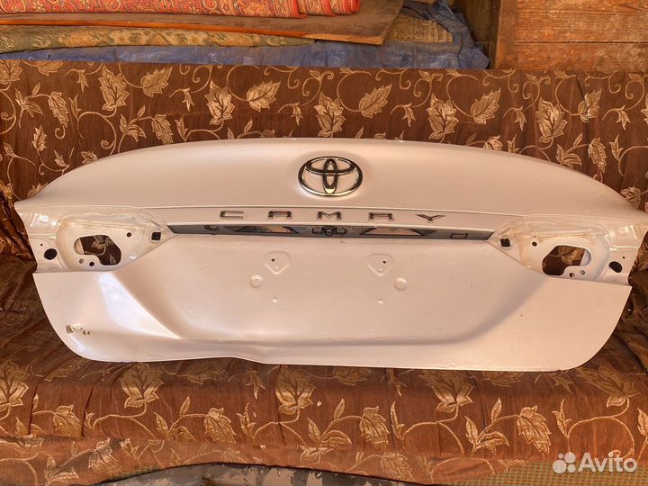 Крышка багажника на toyota camry 70