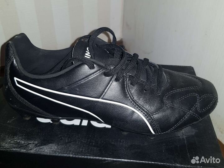 Футбольные бутсы