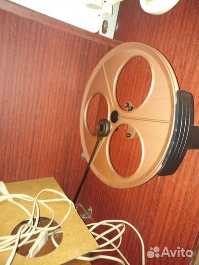 Швейная машина Чайка 142м