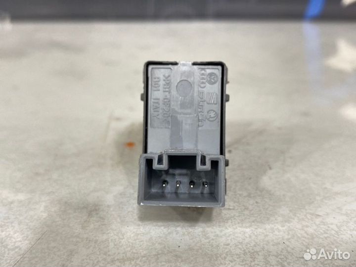 Кнопка стеклоподъемника Volkswagen Passat Variant